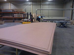 houtbewerking_hout_Houtplus_vroomshoop_bewerking_zagen_kepen_neigen_schuren