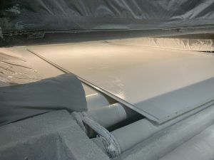 platen, spuiten, plaat, okoume, platen spuiten, gronden, coating, verf, houtplus, vroomshoop