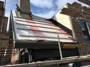 Boeien, goten, drentse lagune, nieuwbouw, resort, boeidelen, stroken, stelstroken, zagen, radius, sealen, gronden, verf, hout, grandplex, okoume, kopse sealer, grondverf